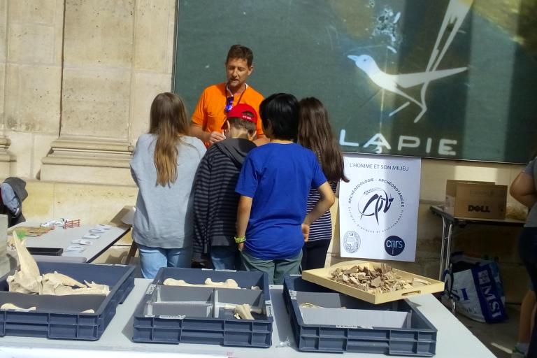 jna_2017_archive_nationale_stand_darcheozoologie.jpg